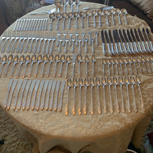 Queen Bess II Tudor Plate silver plate flatware - Picture 2 of 14